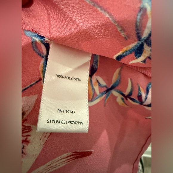 The Pioneer Woman V-Neck High-Low Blouse - Picture 10 of 10